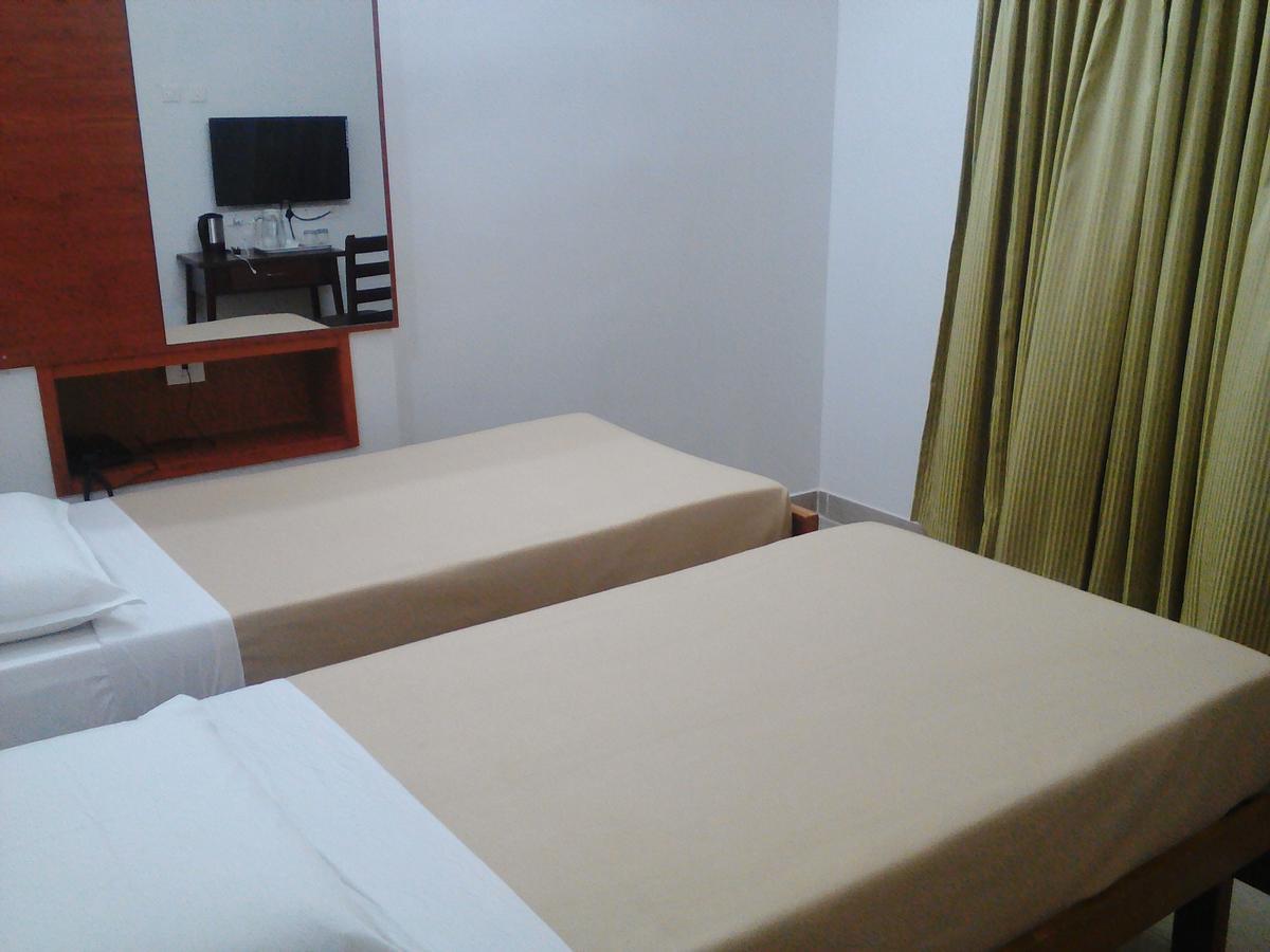 Отель Surag Residency Tiruchirappalli Экстерьер фото