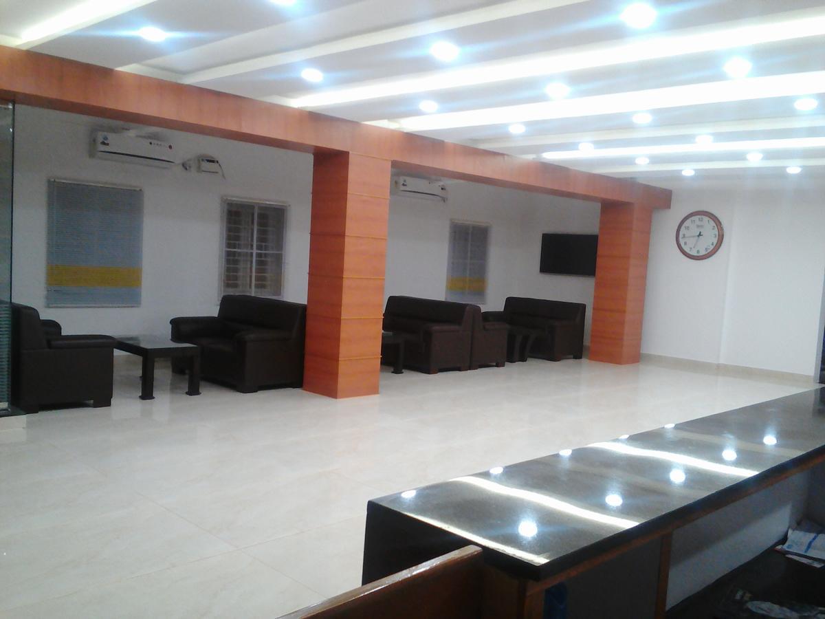 Отель Surag Residency Tiruchirappalli Экстерьер фото